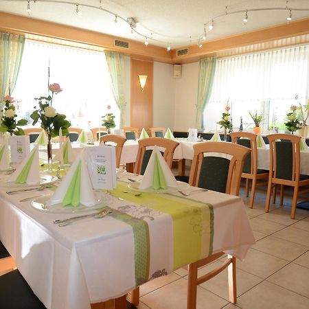 Gasthof Zur Post Hotel Und Parkplatz Vohenstrauss Ngoại thất bức ảnh