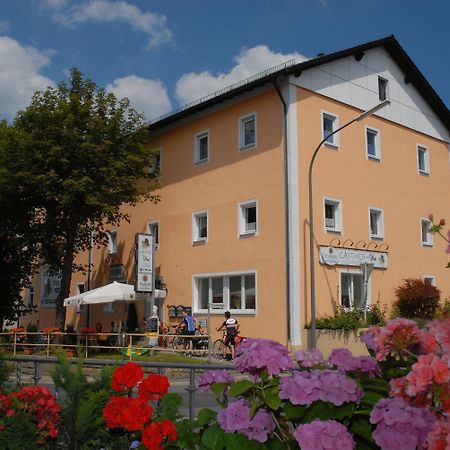 Gasthof Zur Post Hotel Und Parkplatz Vohenstrauss Ngoại thất bức ảnh