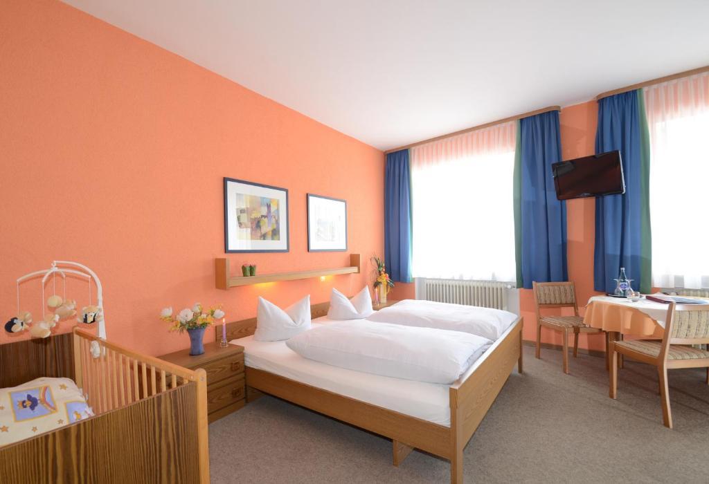 Gasthof Zur Post Hotel Und Parkplatz Vohenstrauss Phòng bức ảnh