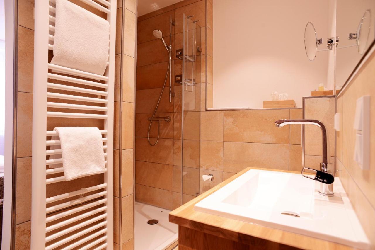 Gasthof Zur Post Hotel Und Parkplatz Vohenstrauss Ngoại thất bức ảnh