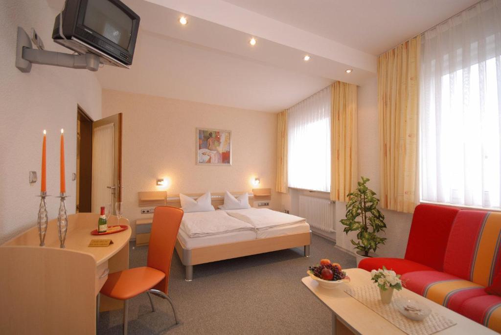 Gasthof Zur Post Hotel Und Parkplatz Vohenstrauss Phòng bức ảnh