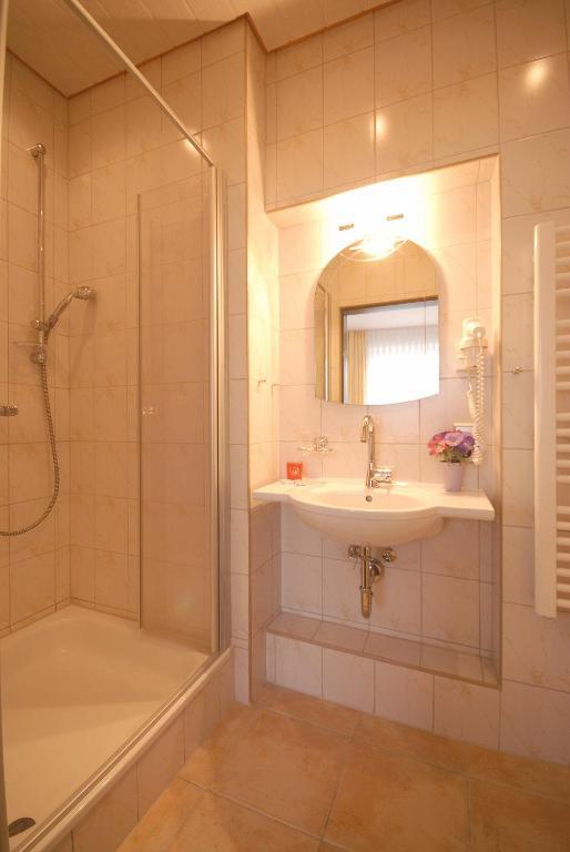 Gasthof Zur Post Hotel Und Parkplatz Vohenstrauss Phòng bức ảnh